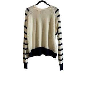 NEW HASSON shaker crew with striped sleeves sweater in white/navy